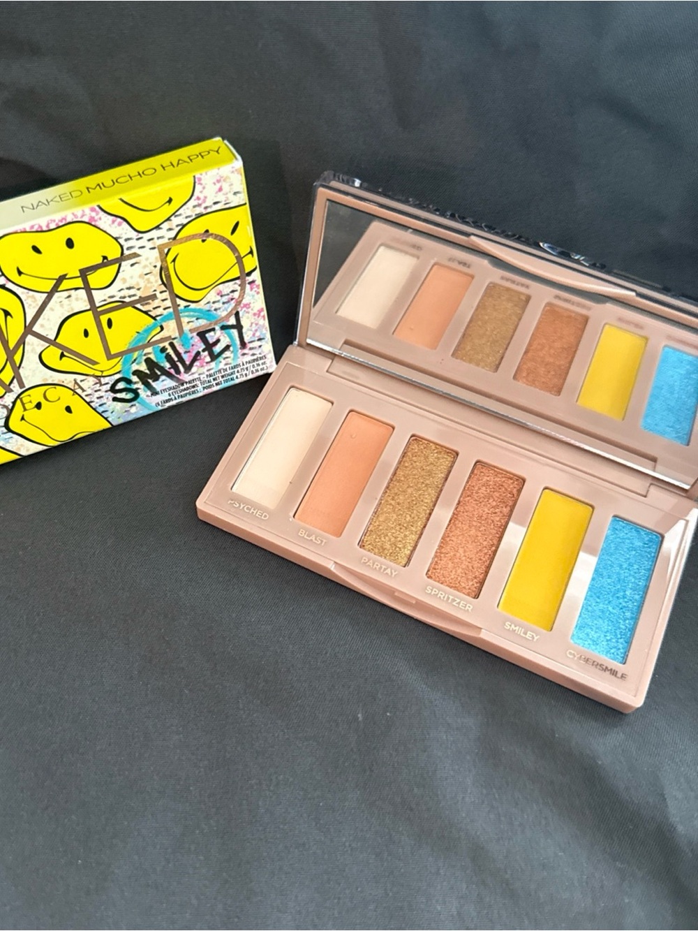 Urban Decay Naked Mucho Happy Eyeshadow Palette